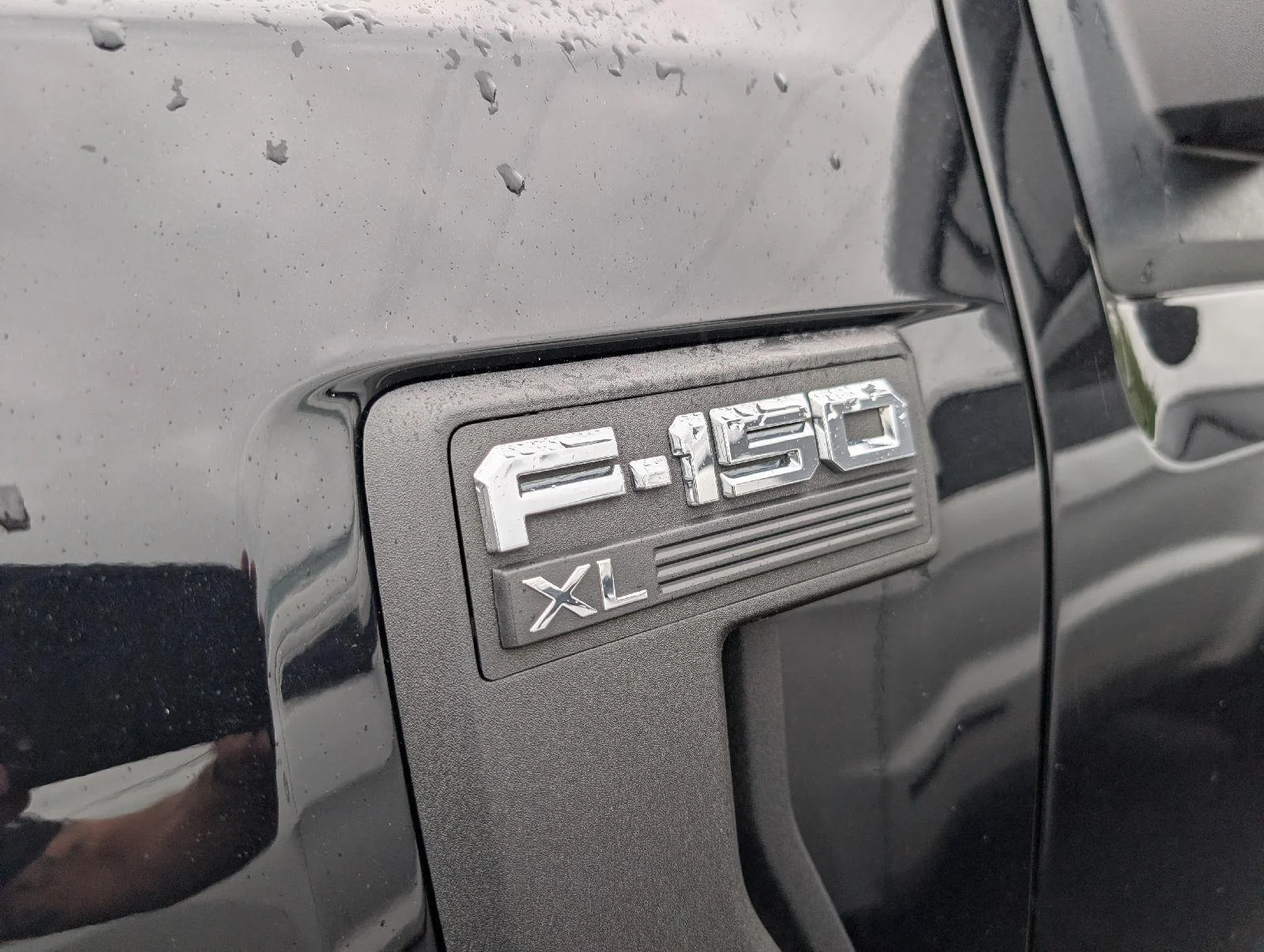 Used 2023  Ford XL image 6