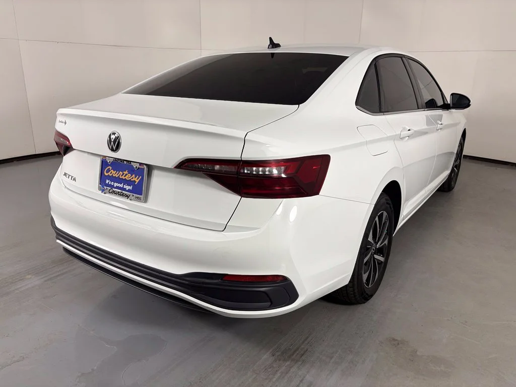 Used 2022  Volkswagen 1.5T S image 8
