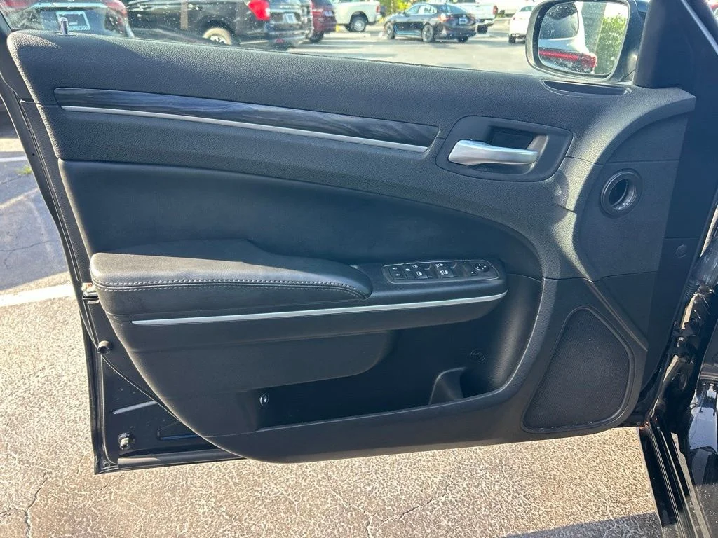Used 2021 Black Chrysler Touring image 31