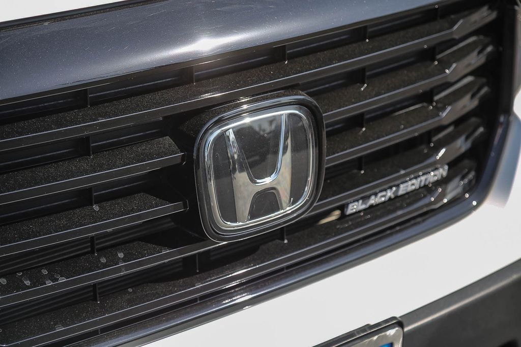 Certified Used 2025 Platinum White Pearl Honda AWD BLACK EDITION image 12