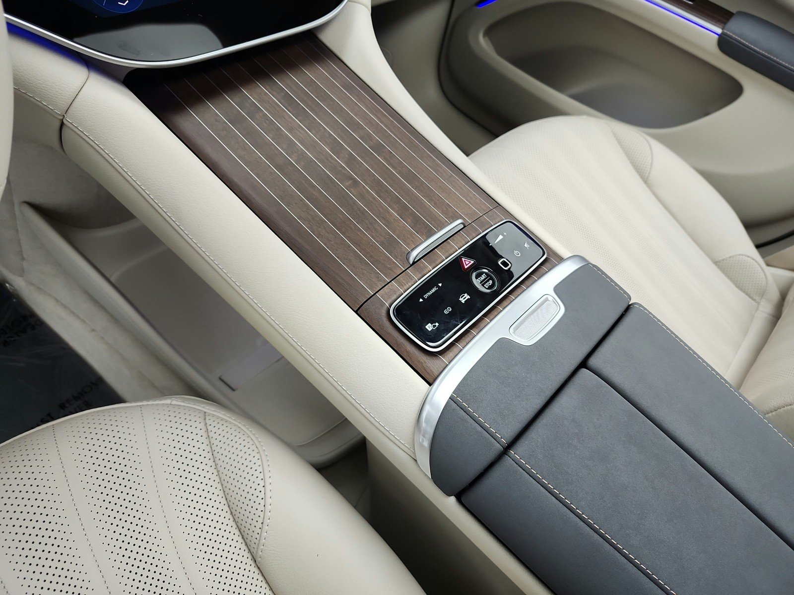 New 2027 Polar White Mercedes-Benz EQS 400 4MATIC® SUV image 10