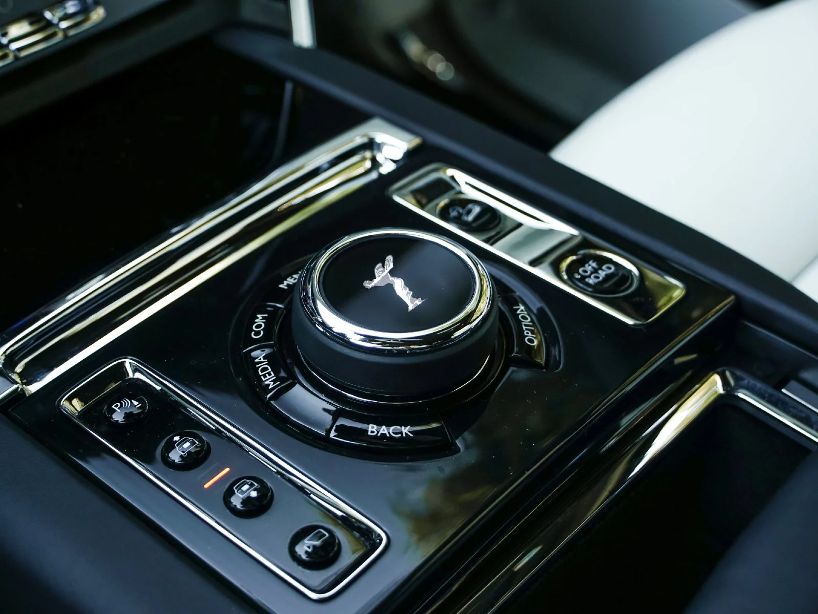 Certified Used 2024 Black Diamond Rolls-Royce  image 15