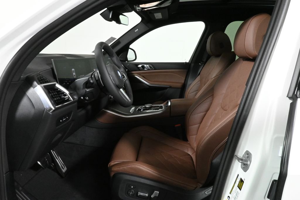 Used 2026 White BMW xDrive50e image 3