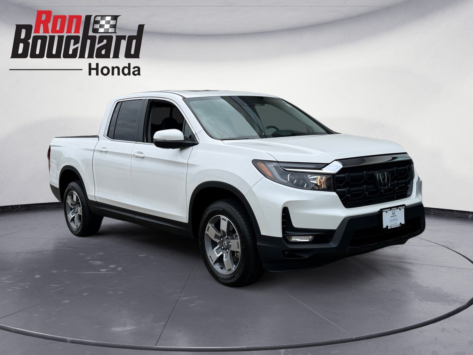 Used 2025 White Honda RTL image 1