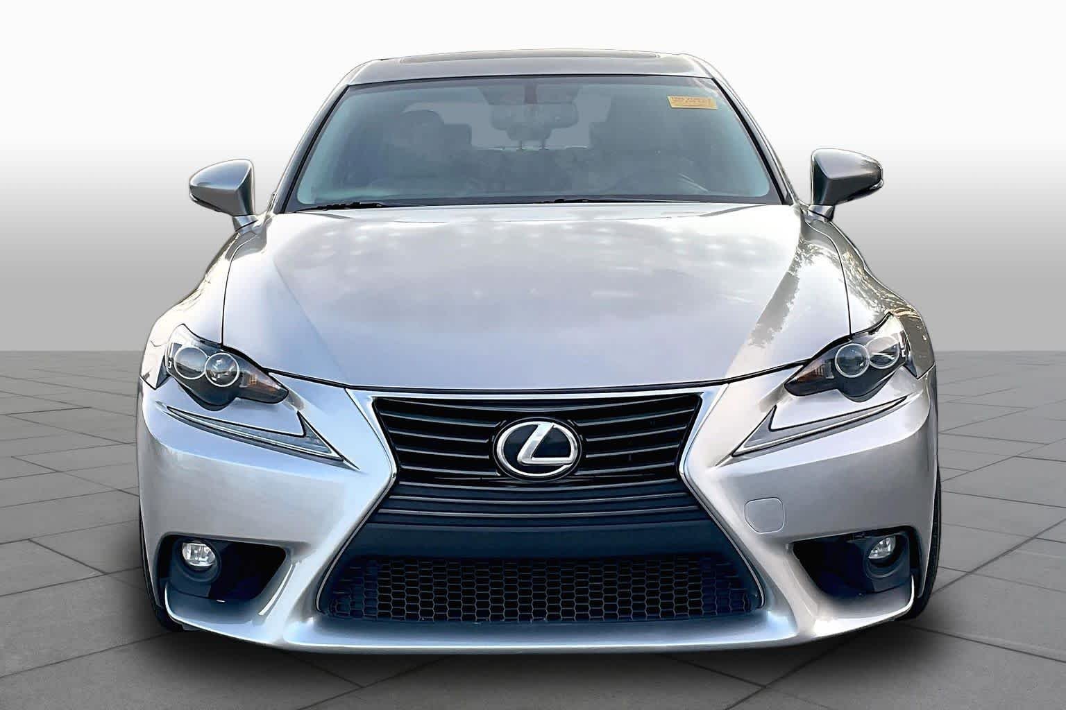 Used 2016 Atomic Silver Lexus  image 4