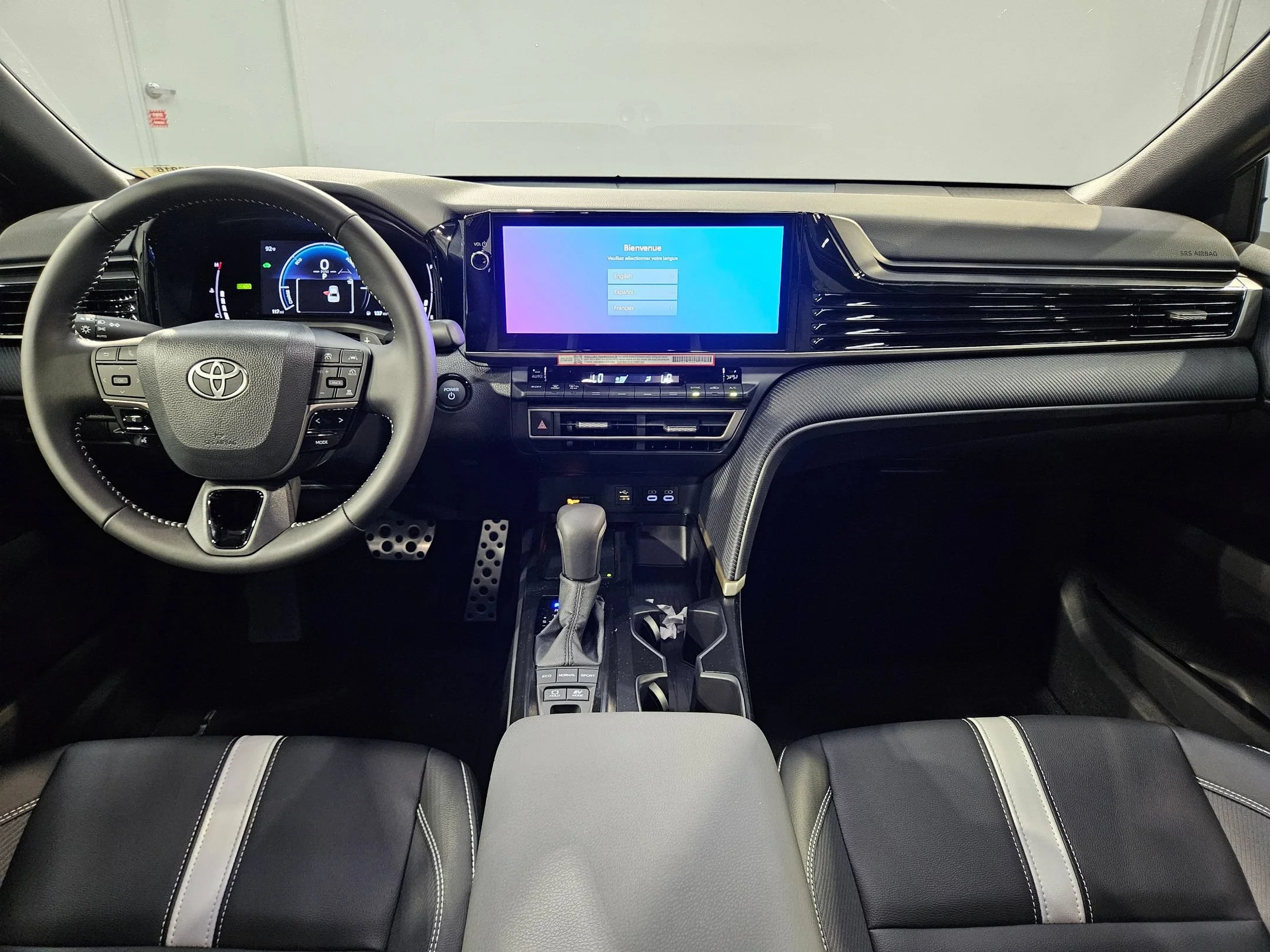 2026 Toyota Camry SE - Photo 17