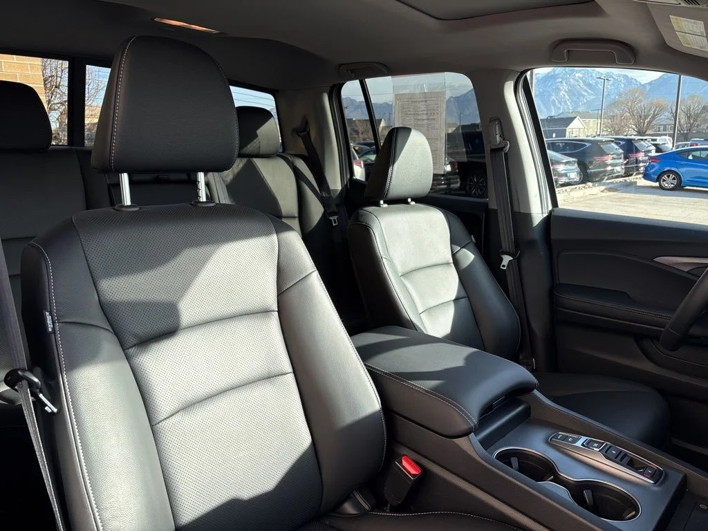 Used 2025 Silver Honda RTL image 13