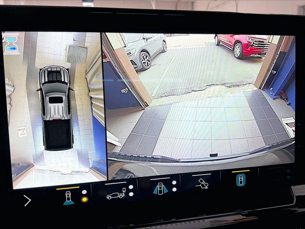 Used 2022 Black Chevrolet ZR2 image 19