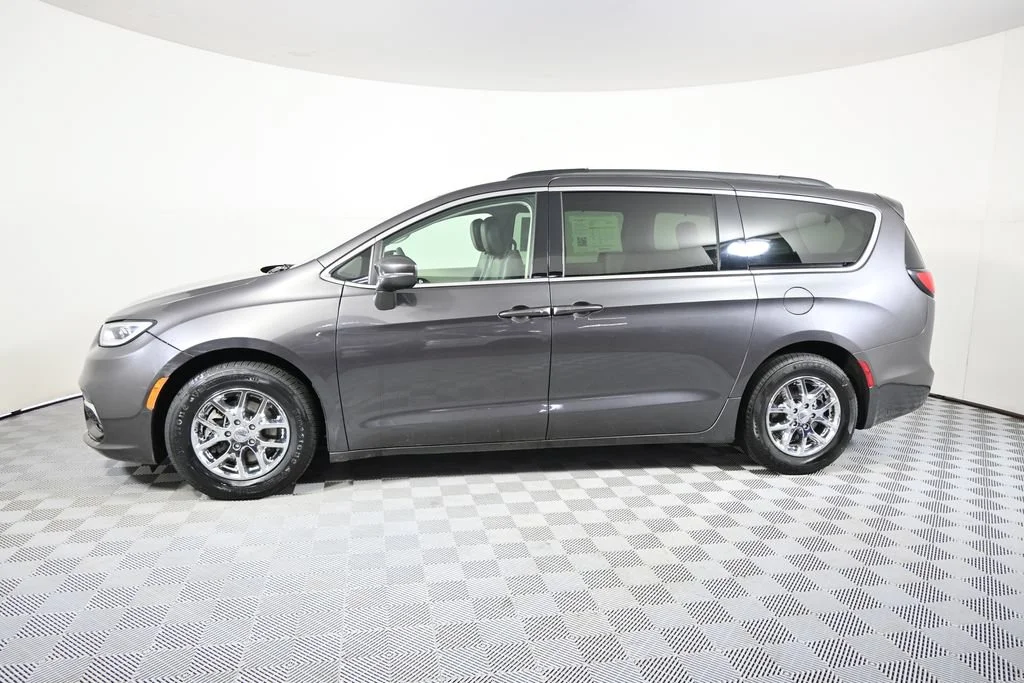 Used 2022 Chrysler Pacifica Touring L with VIN 2C4RC1BG3NR116837 for sale in Forest Lake, Minnesota