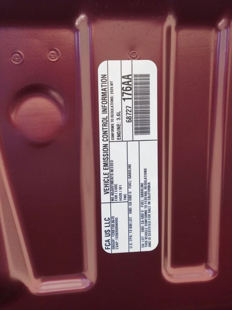 New 2026 Velvet Red Pearlcoat Jeep Laredo image 32