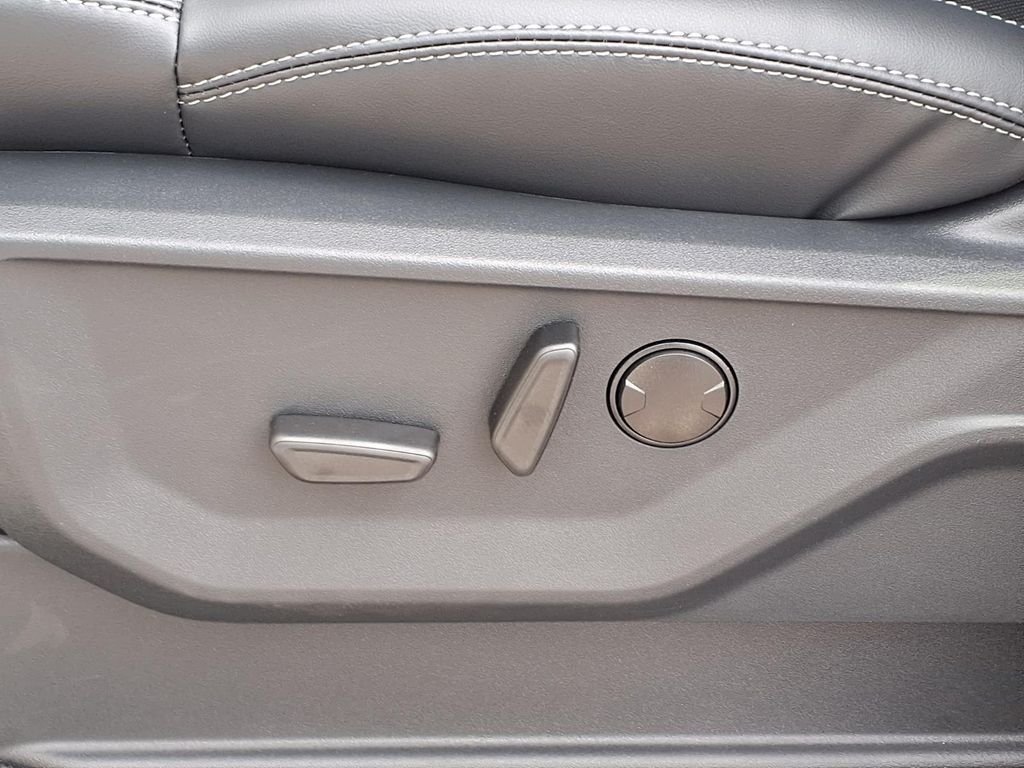 New 2027 Star White Metallic Tri-Coat Ford MAX Platinum image 14