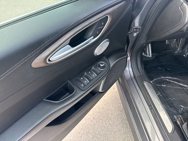 Used 2018 Gray Alfa Romeo Ti image 11