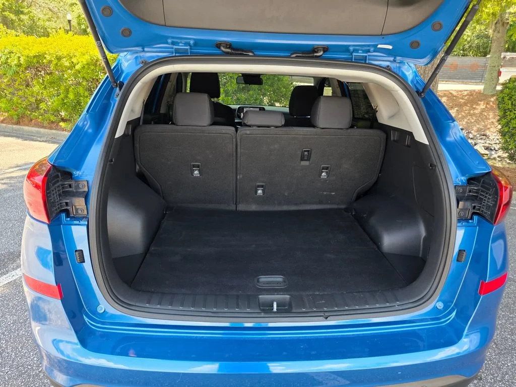 Used 2019 Blue Hyundai SE image 31