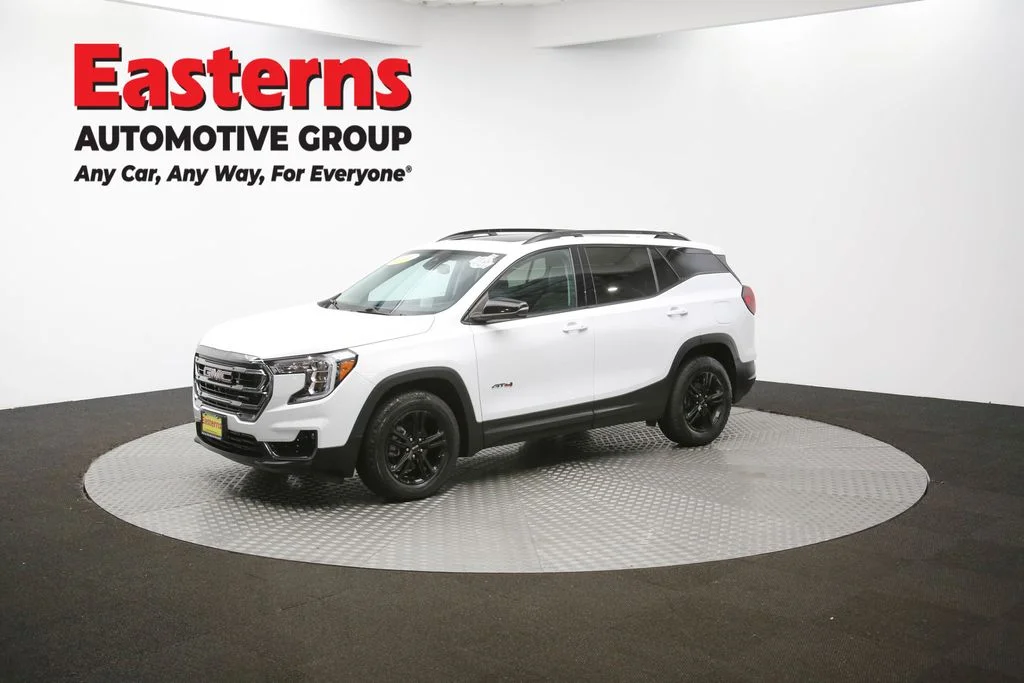 Used 2022 White GMC AT4 image 59