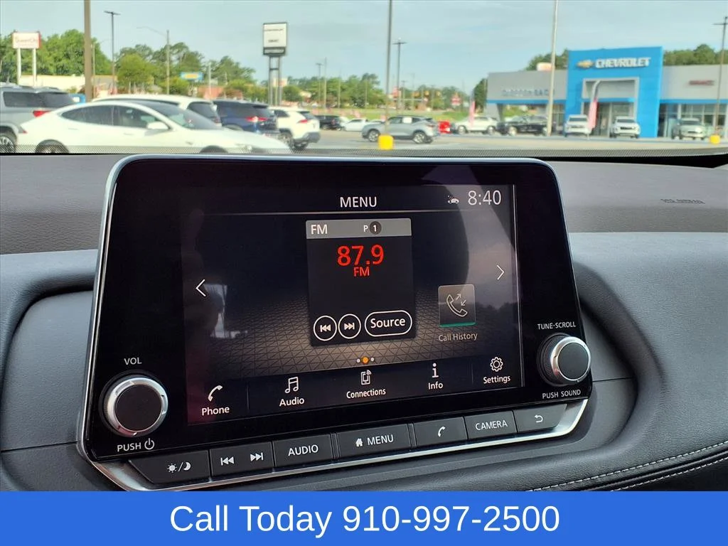 Used 2022 Silver Nissan SV Intelligent AWD image 13