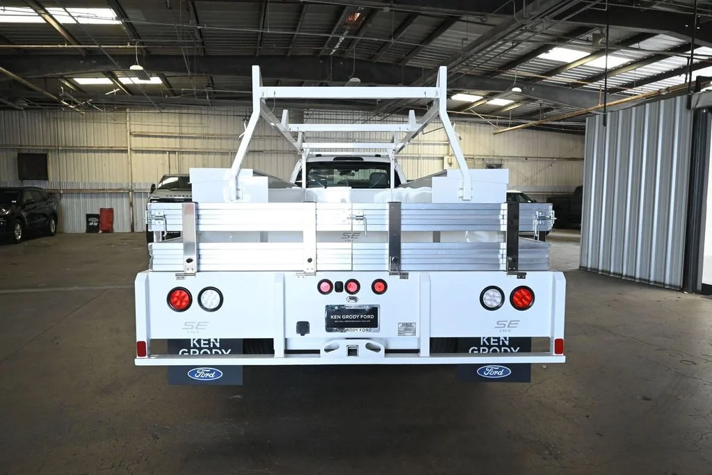 New 2026 Oxford White Ford XL image 8