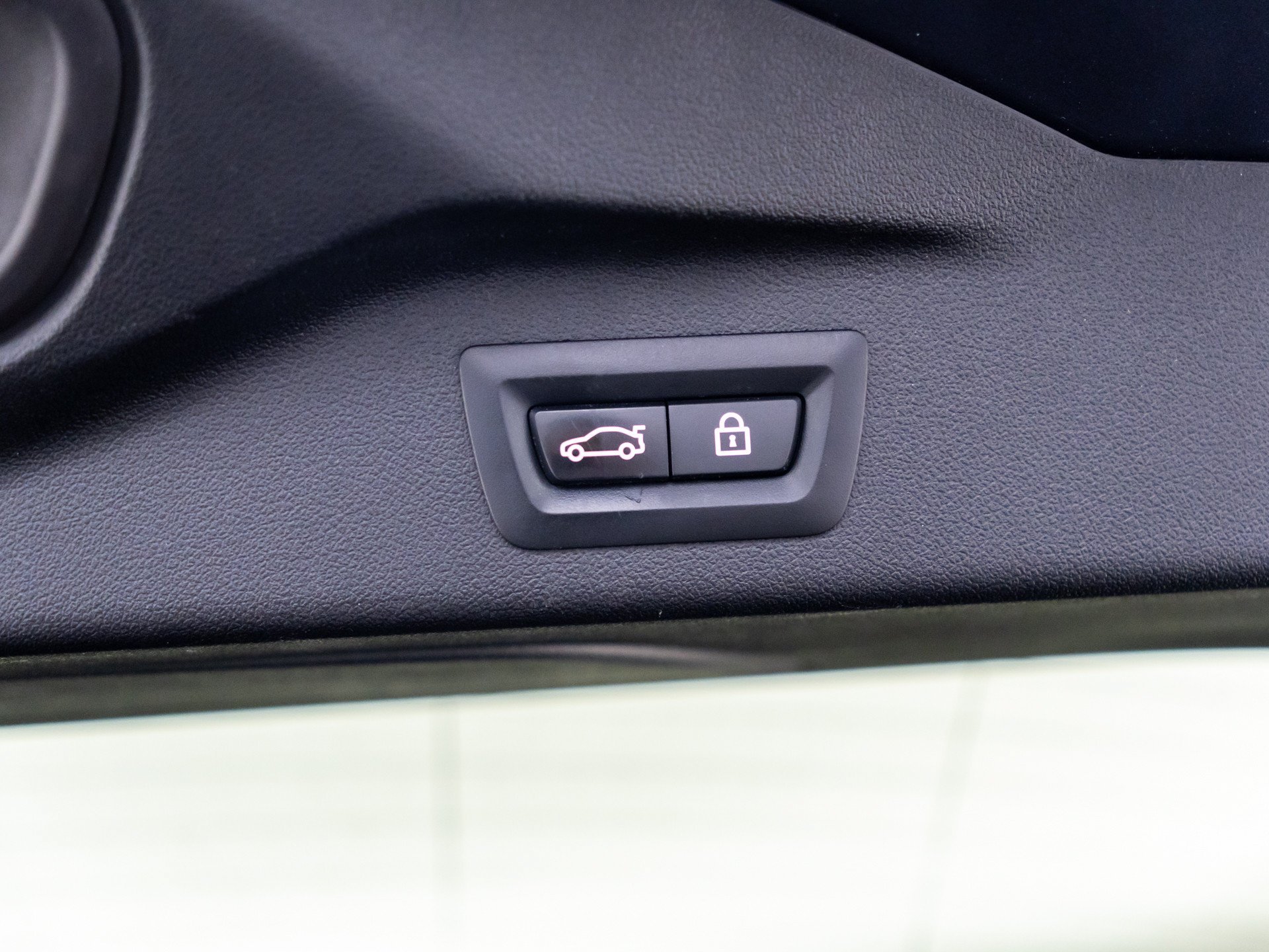 Used 2021 Arctic Grey Metallic BMW M50i image 31
