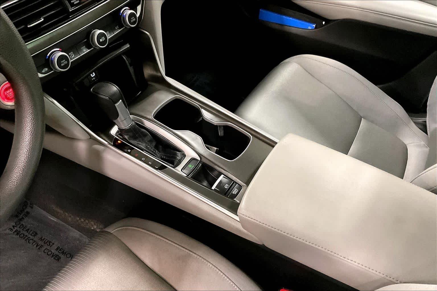 Used 2018 Modern Steel Metallic Honda LX 1.5T image 16