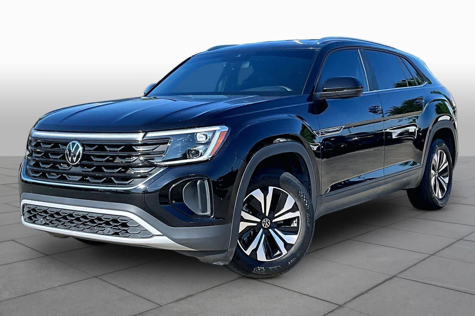 2024 Volkswagen Atlas Cross Sport 2.0T SE's photo
