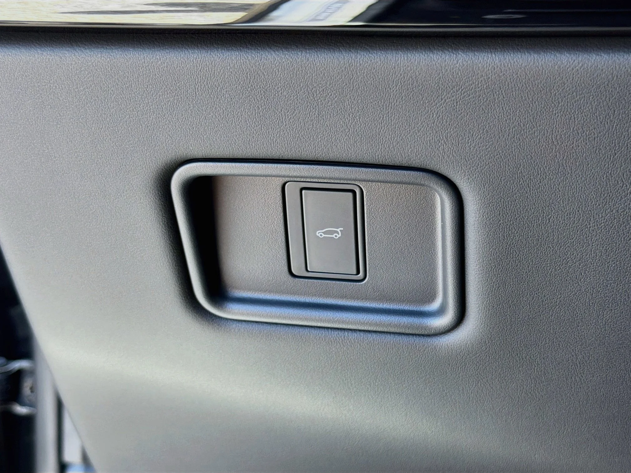 New 2026 Santorini Black Land Rover Dynamic SE image 37