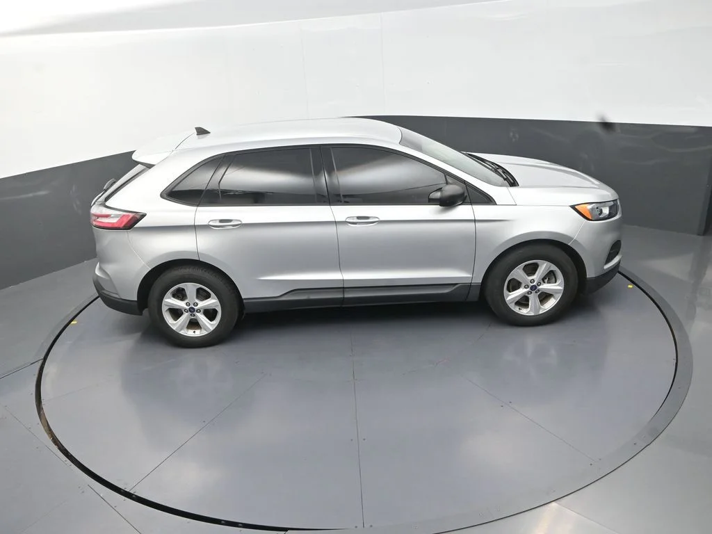 Used 2019 Silver Ford SE image 20
