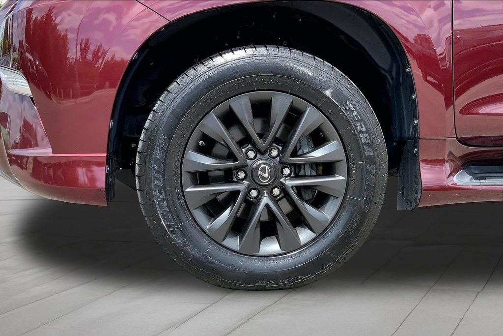Used 2020 Red Lexus 460 image 33