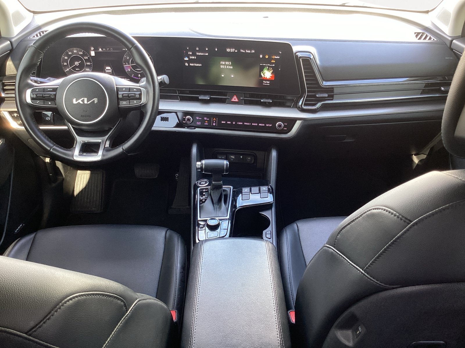 Used 2023 White Kia SX image 4