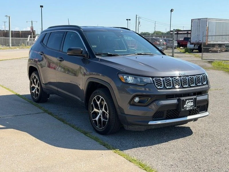 Used 2024 Gray Jeep Limited image 1