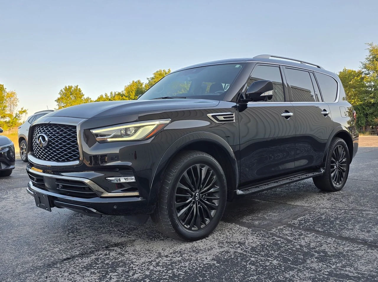Used 2023 Black Obsidian INFINITI Premium Select image 3