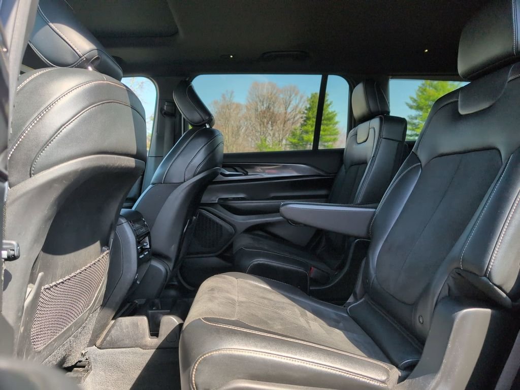 Used 2023 Gray Jeep Altitude image 21