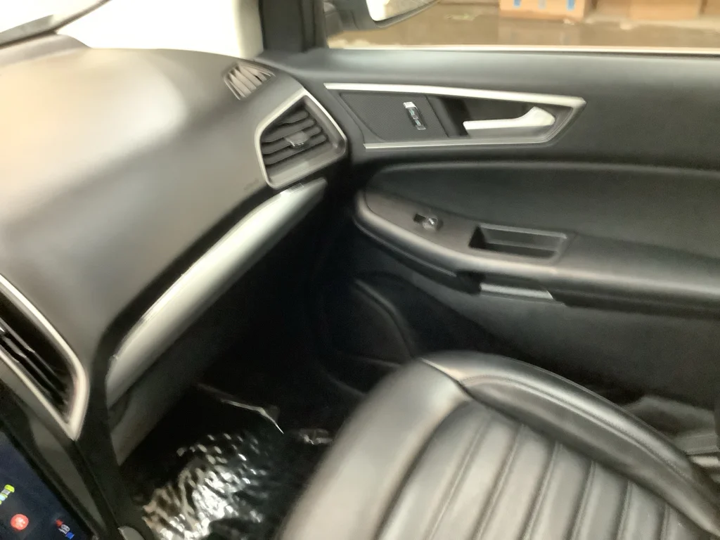 Used 2022 Oxford White Ford SEL image 20