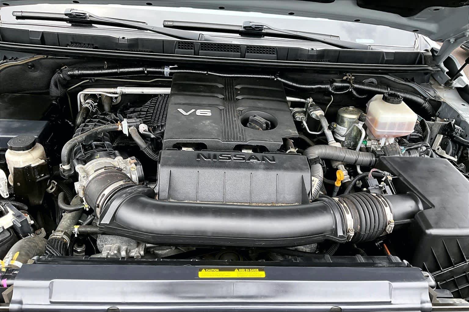 Used 2022 Boulder Grey Pearl Nissan PRO-4X image 32