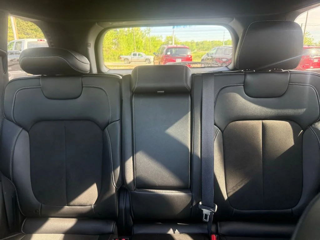 Used 2024 Silver Jeep Altitude X image 28