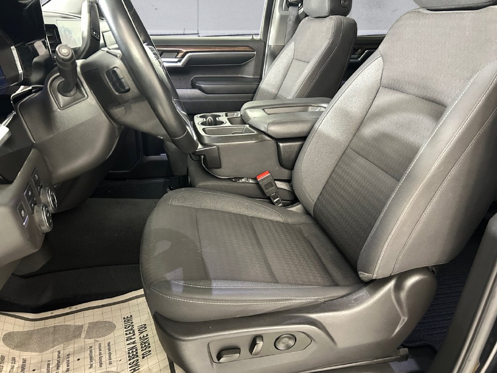 Used 2023 Black Chevrolet LT image 7