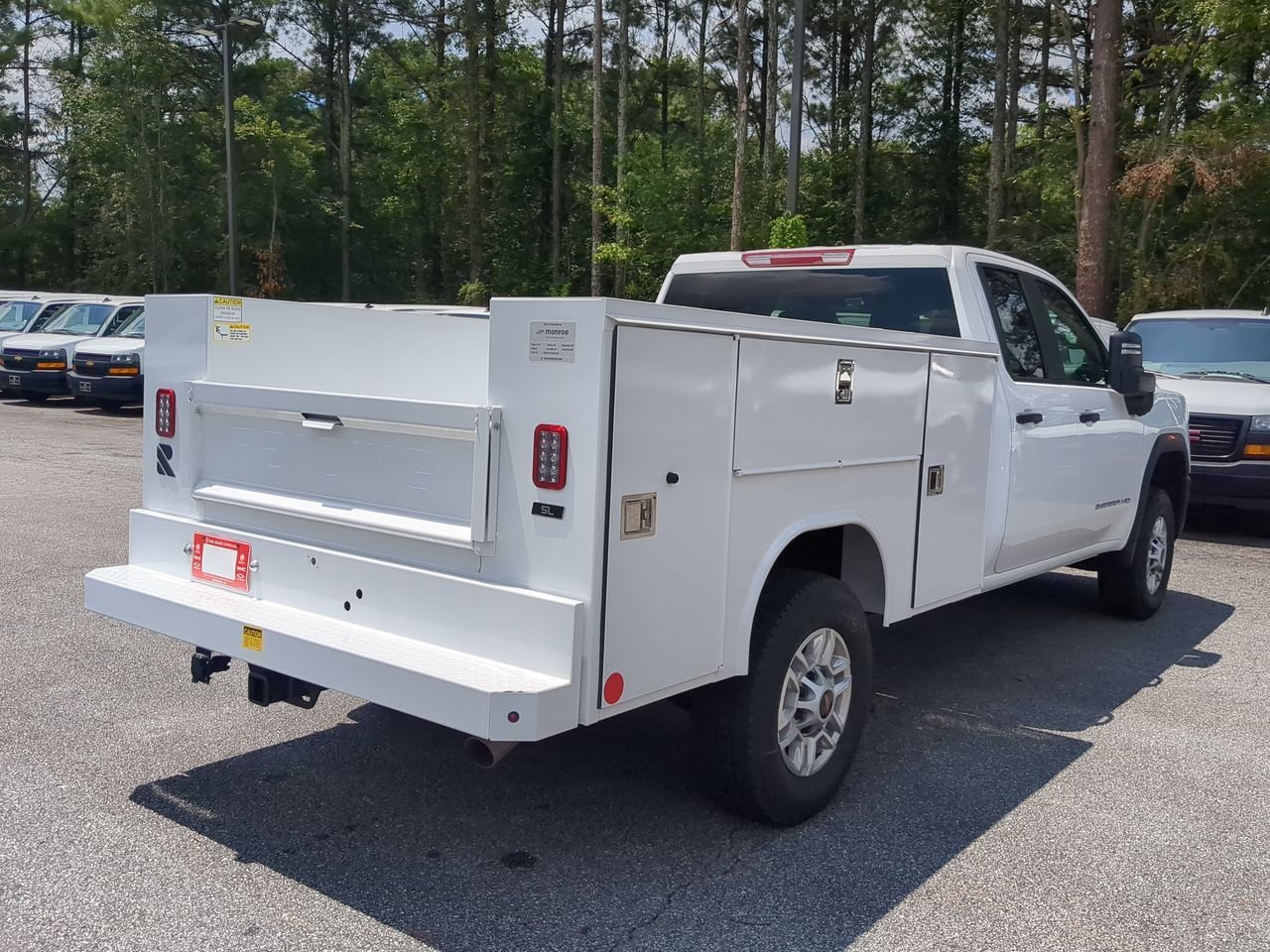 New 2026 Summit White GMC Pro image 8