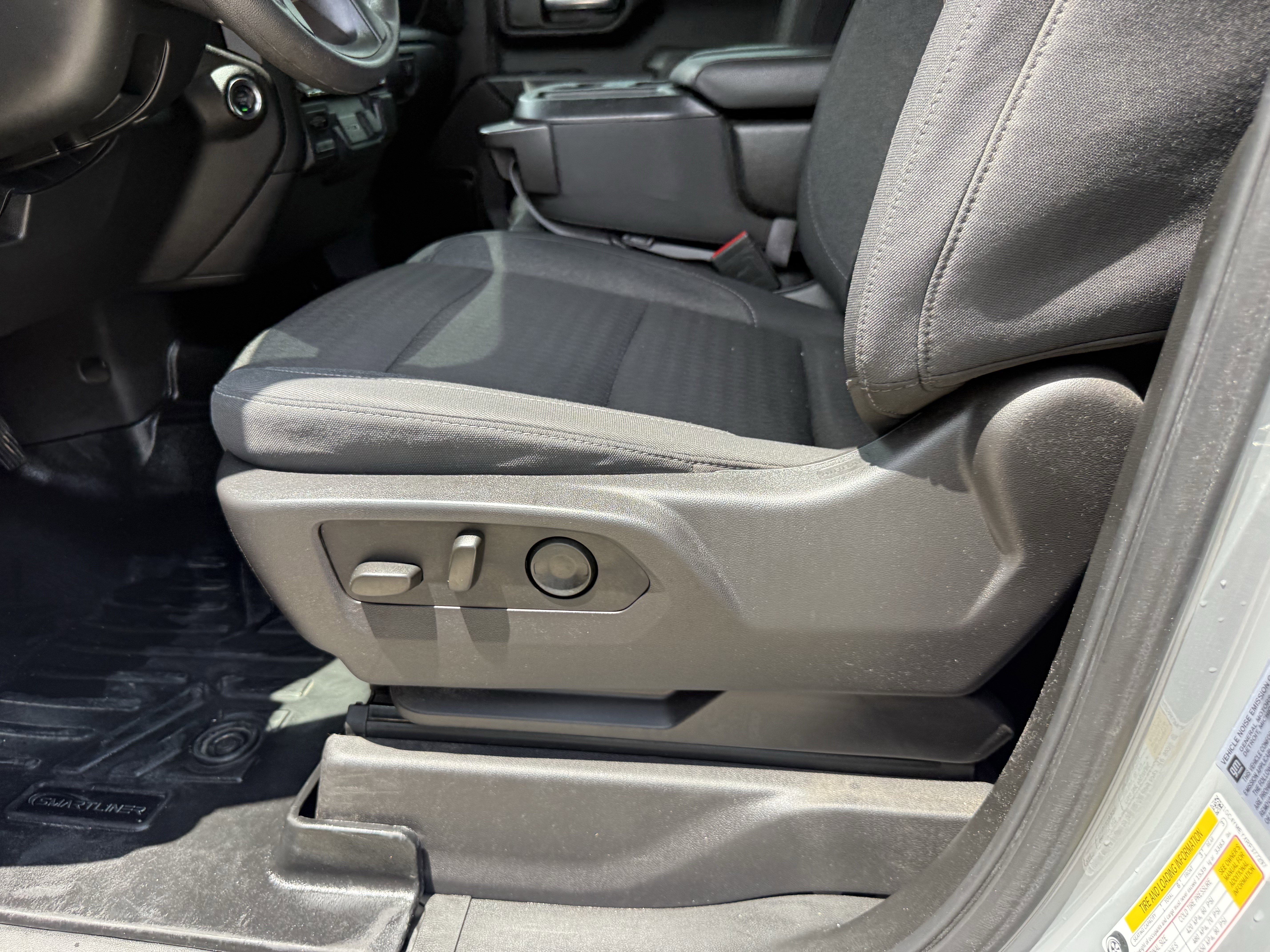 Used 2024 Slate Gray Metallic Chevrolet  image 24