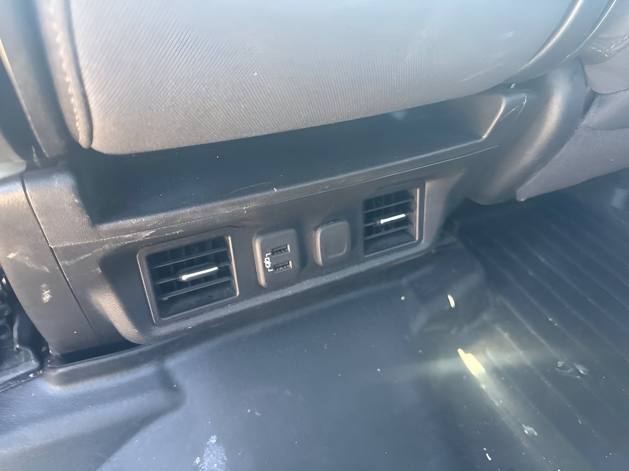 Used 2022 Summit White Chevrolet RST image 22