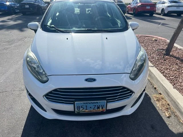 Used 2016 Oxford White Ford SE image 2