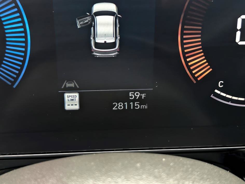 Used 2025 Cyber Gray Metallic Hyundai SEL image 16