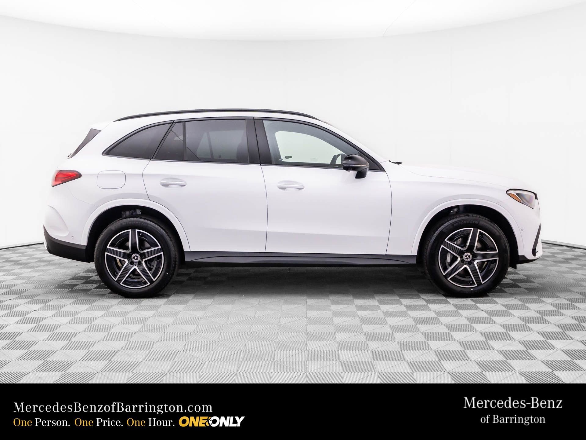 New 2026 MANUFAKTUR Moonlight White Metallic Mercedes-Benz GLC 300 image 52