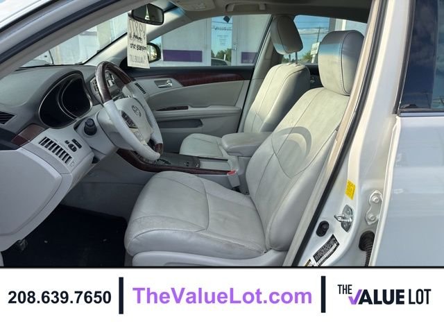 Used 2011 White Toyota Limited image 21