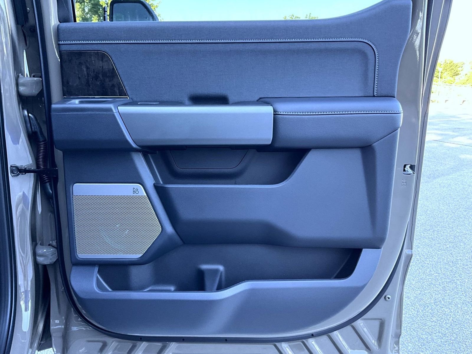 New 2026 Marsh Gray Ford Lariat image 22