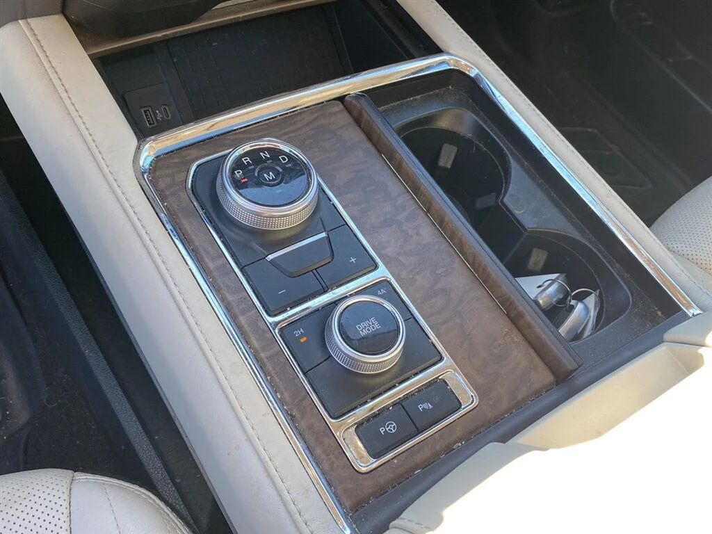 Used 2020 Agate Black Ford Platinum image 21