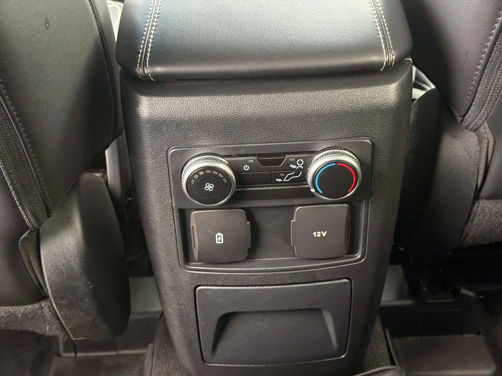 Used 2023 Agate Black Metallic Ford XLT image 18