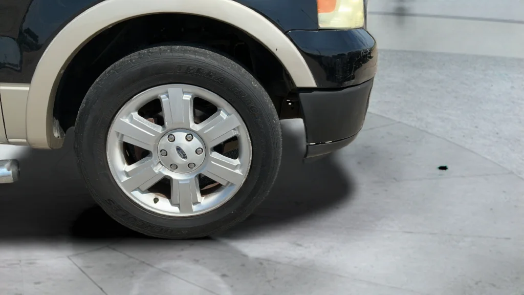 Used 2008 Black Ford Lariat image 23