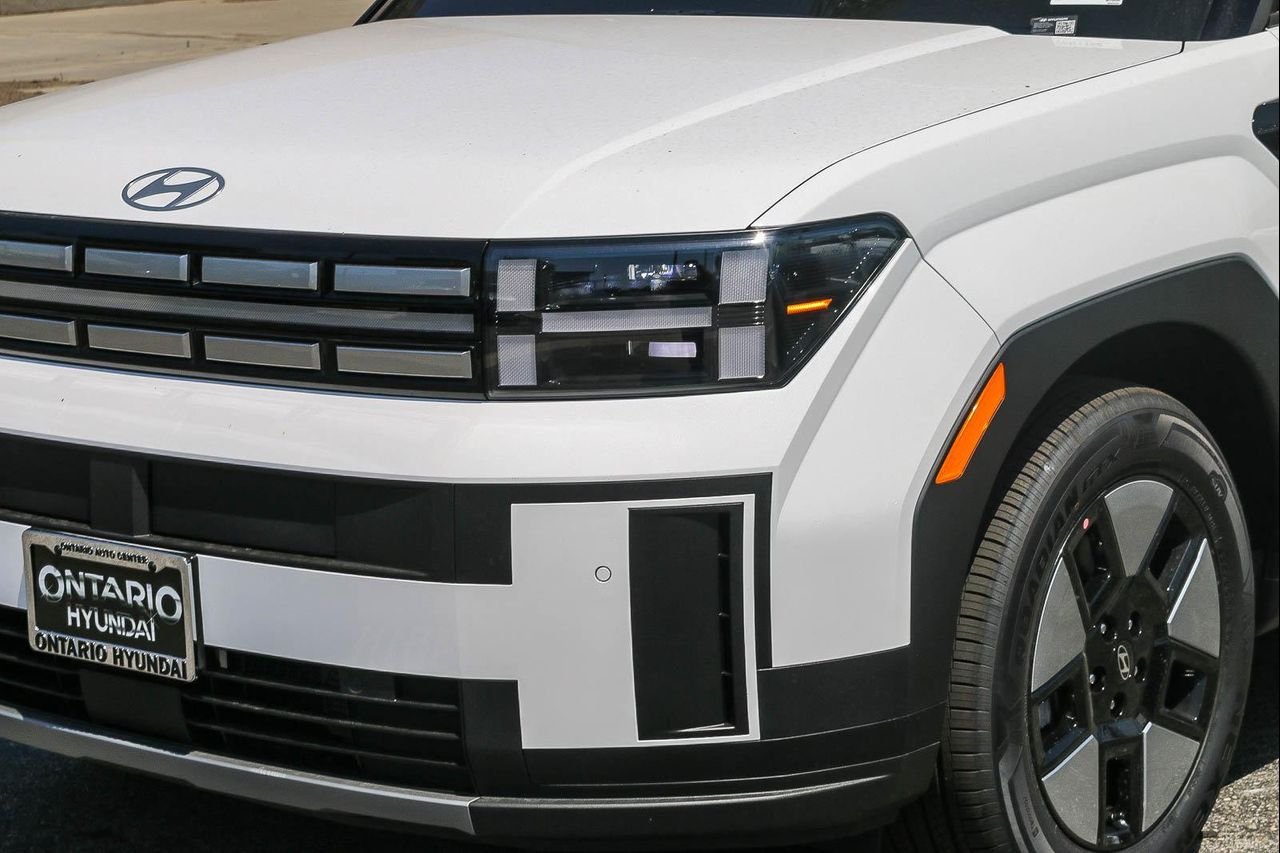 New 2026 White Hyundai SEL image 4