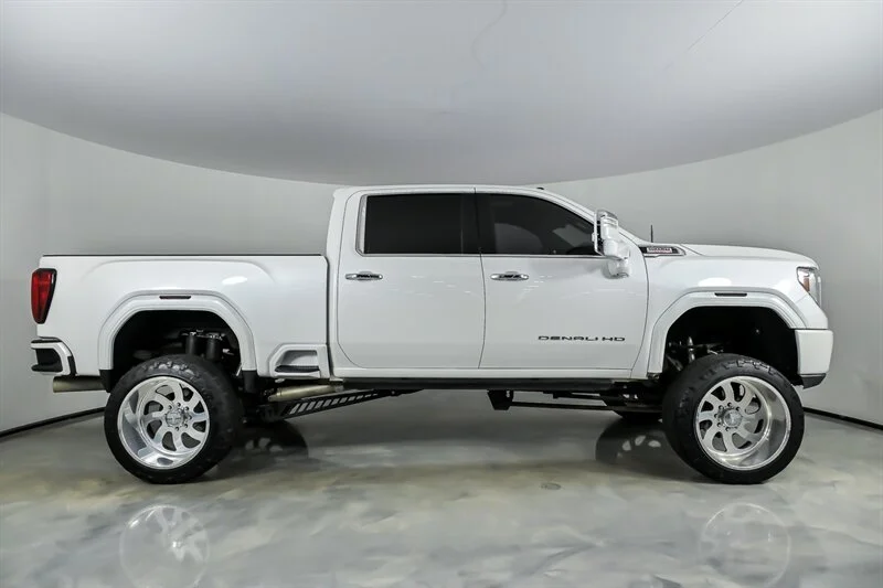 Used 2020 Summit White GMC Denali image 13