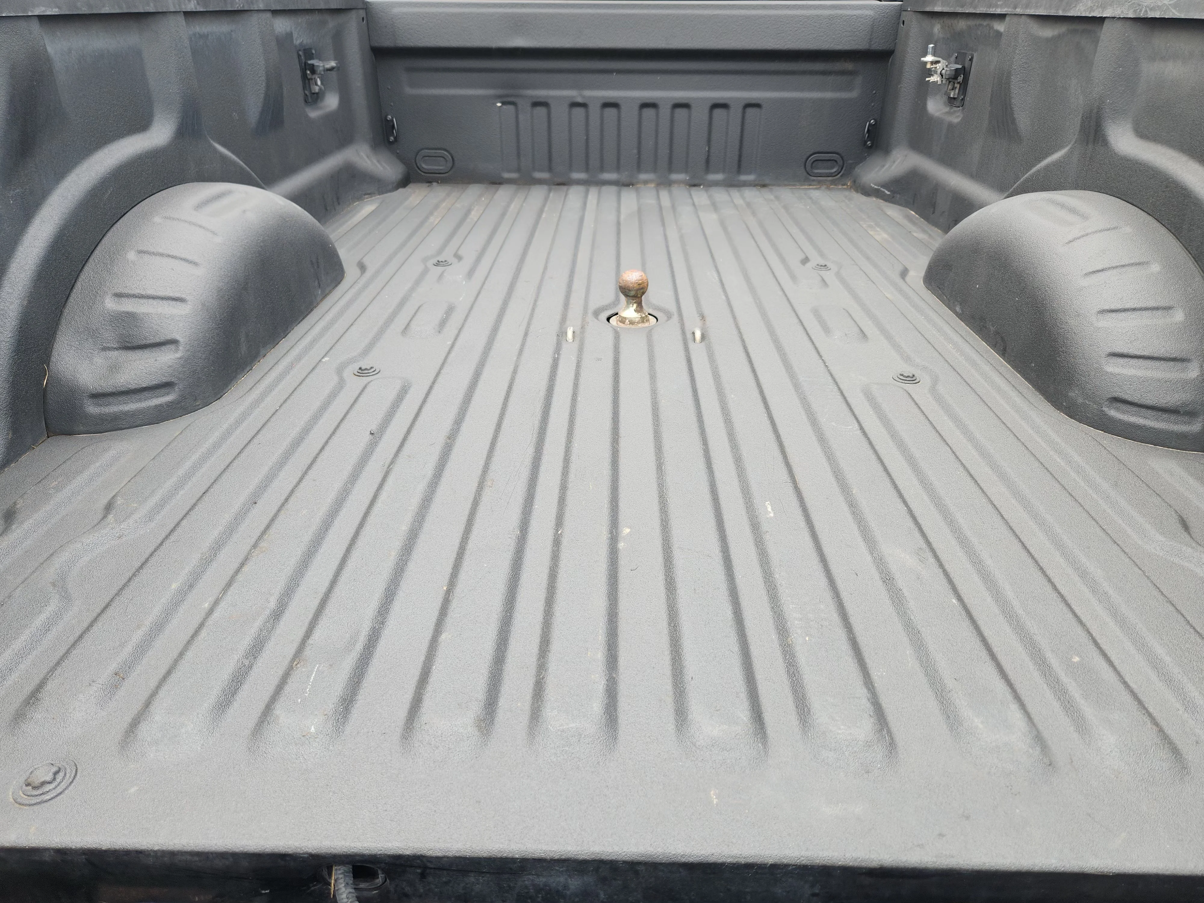 Used 2022  Ford XL image 31