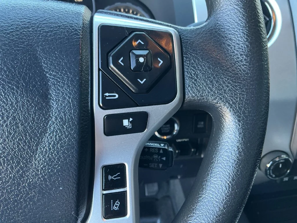 Used 2020 Black Toyota SR5 image 25