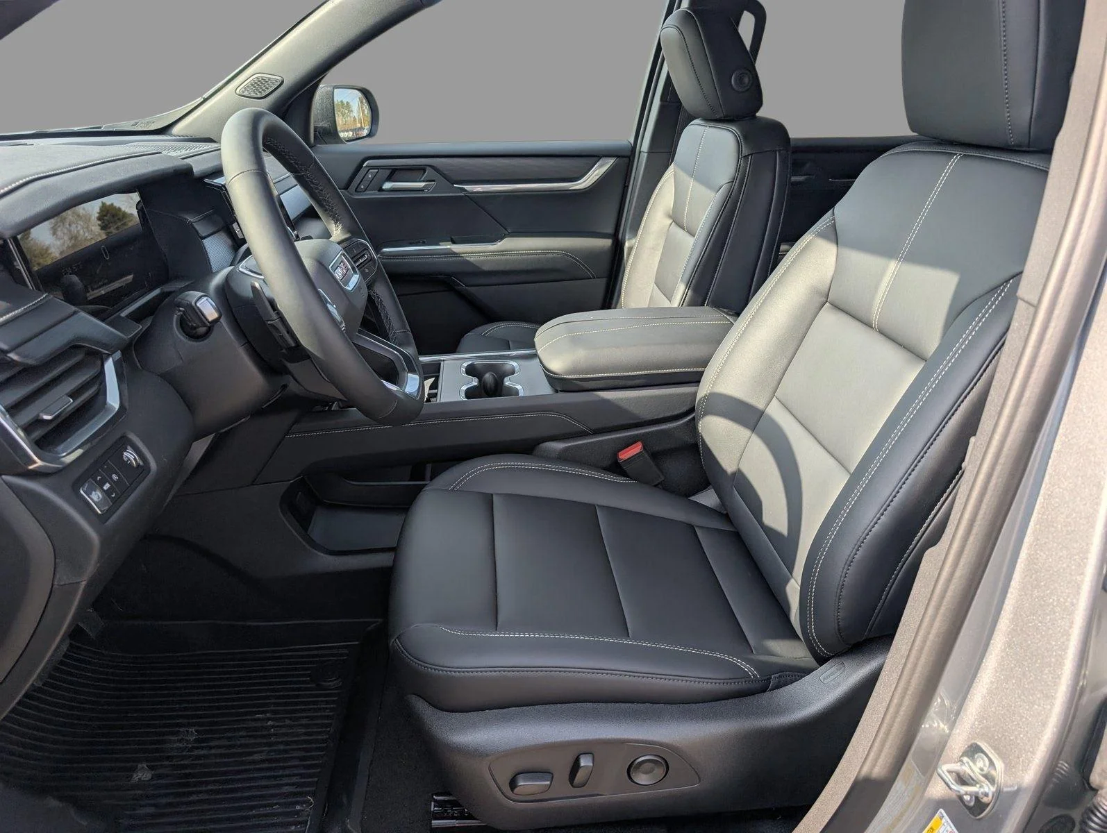 New 2026 Sterling Metallic GMC Elevation image 10